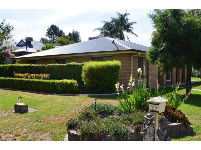 77 Broughton Street, Tumut NSW 2720