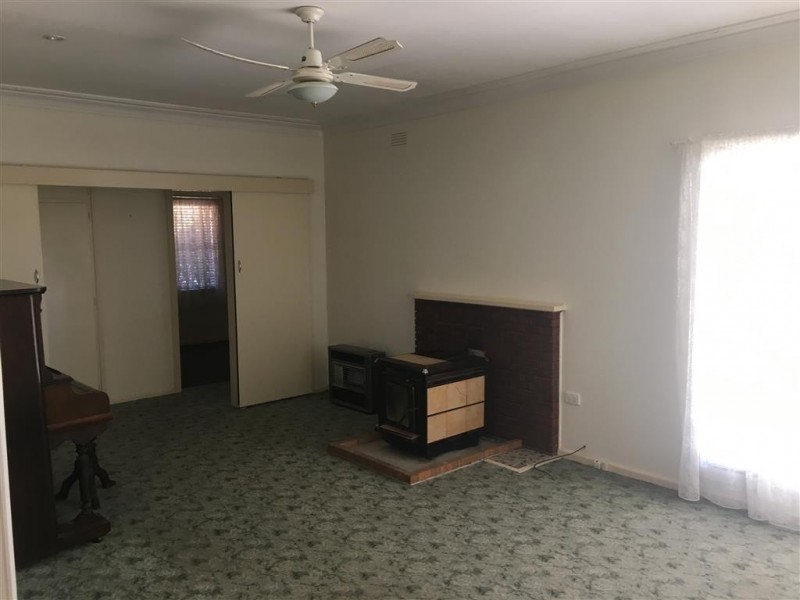 40 Carey Street, Tumut NSW 2720