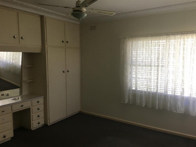 40 Carey Street, Tumut NSW 2720
