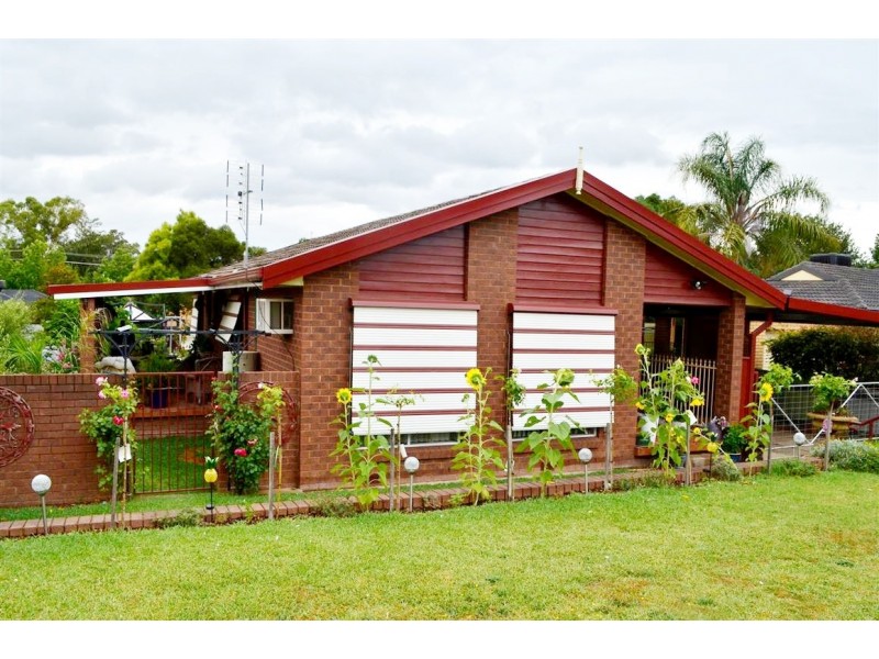 6 Gadara Place, Tumut NSW 2720
