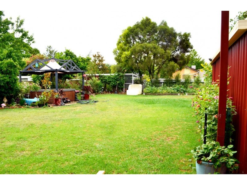 6 Gadara Place, Tumut NSW 2720
