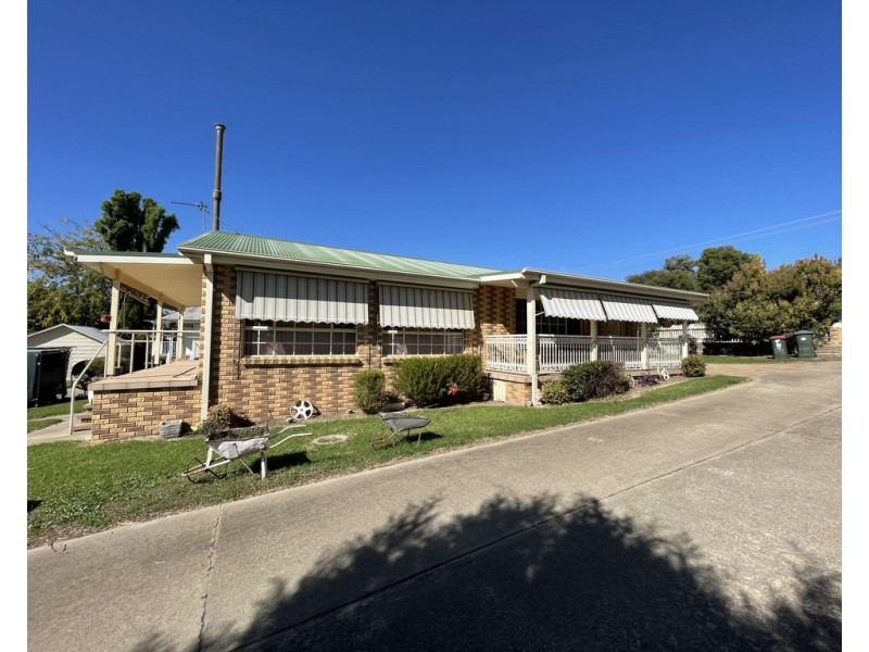 1/36 Simpson Street, Tumut NSW 2720