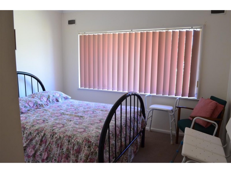 195 Capper Street, Tumut NSW 2720