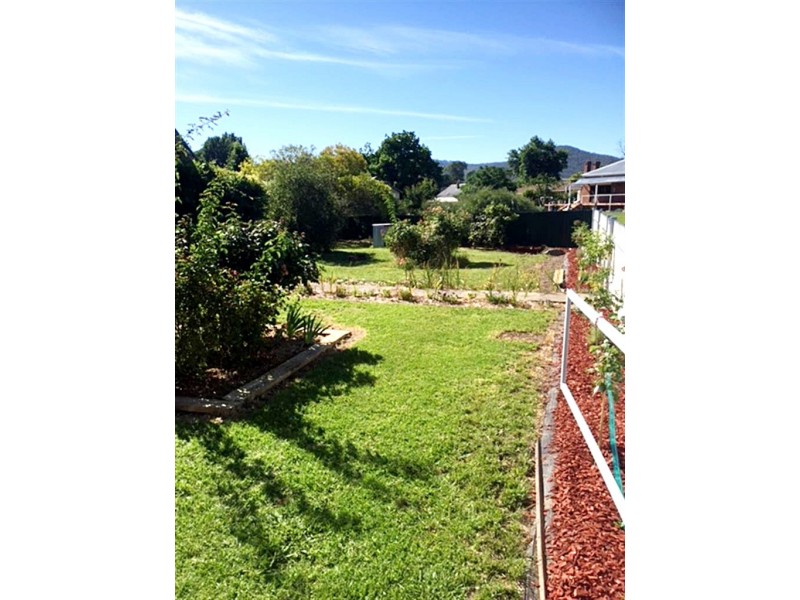 5 Travers Street, Adelong NSW 2729