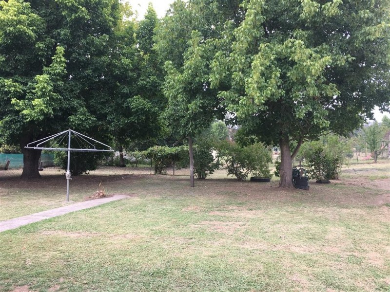 5 Gilmore Street, Adelong NSW 2729