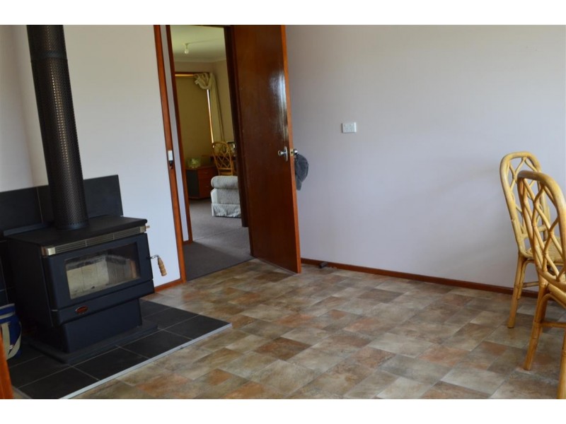 24 Broughton Street, Tumut NSW 2720