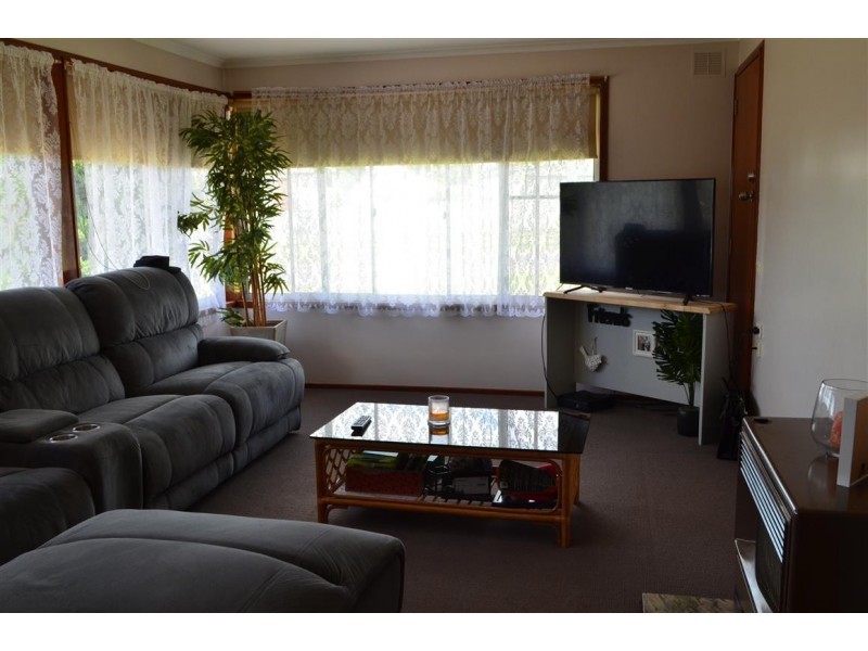 24 Broughton Street, Tumut NSW 2720