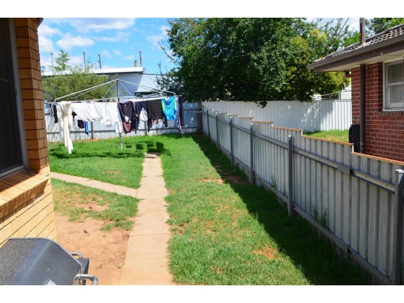 24 Broughton Street, Tumut NSW 2720