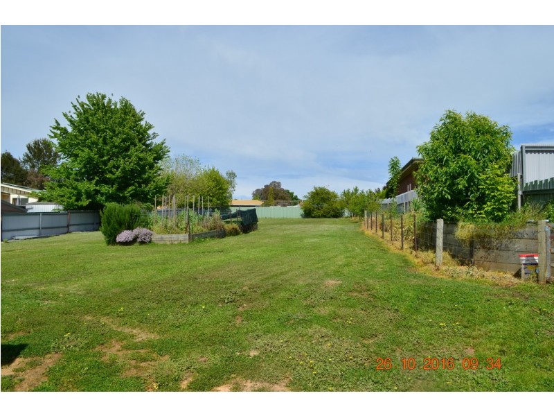183 Capper Street, Tumut NSW 2720