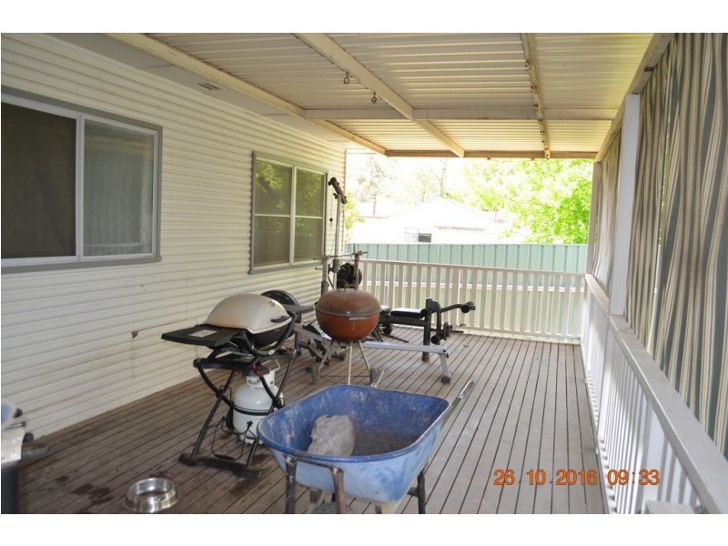 183 Capper Street, Tumut NSW 2720