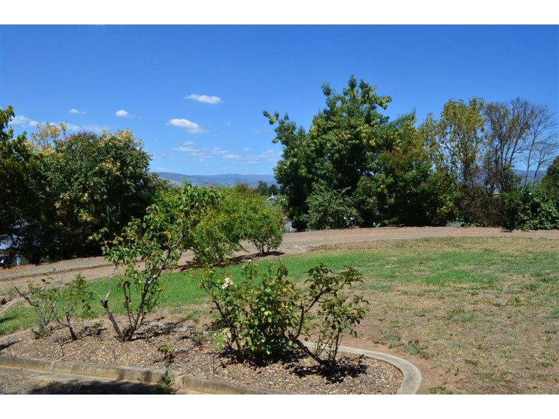2 Frankol Avenue, Tumut NSW 2720