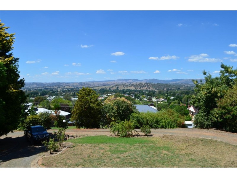 2 Frankol Avenue, Tumut NSW 2720