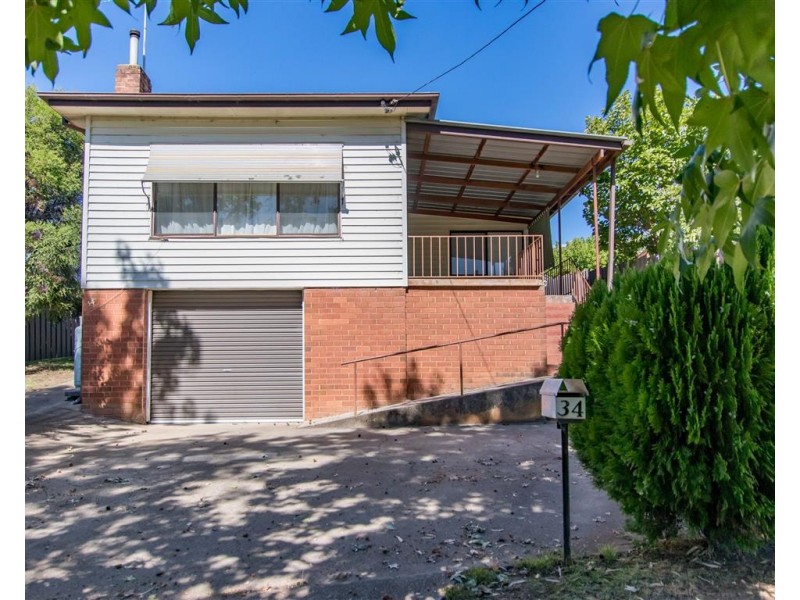 34 Howick Street, Tumut NSW 2720