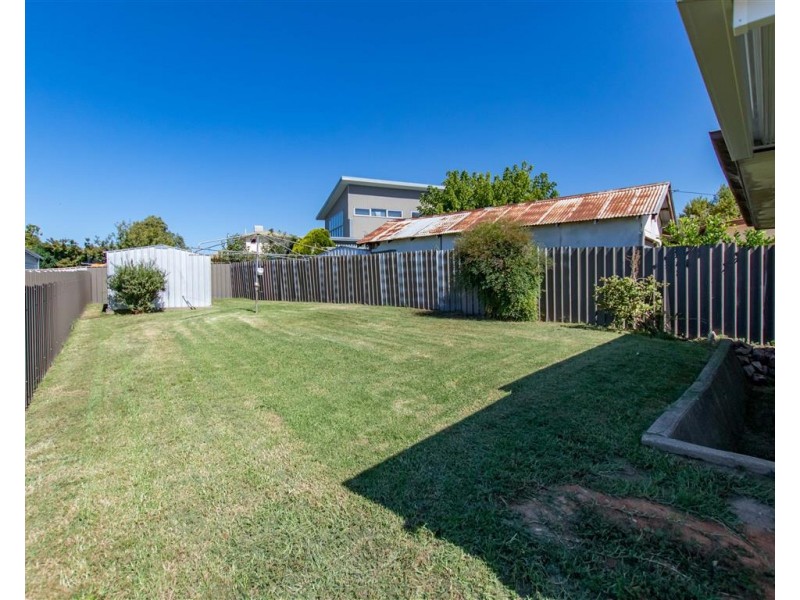 34 Howick Street, Tumut NSW 2720