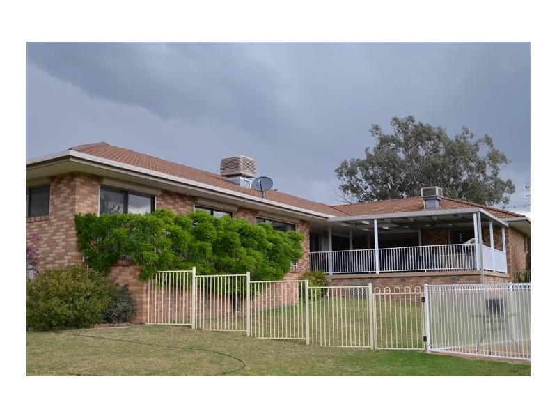 86 Cloverdale Road, Tumut NSW 2720