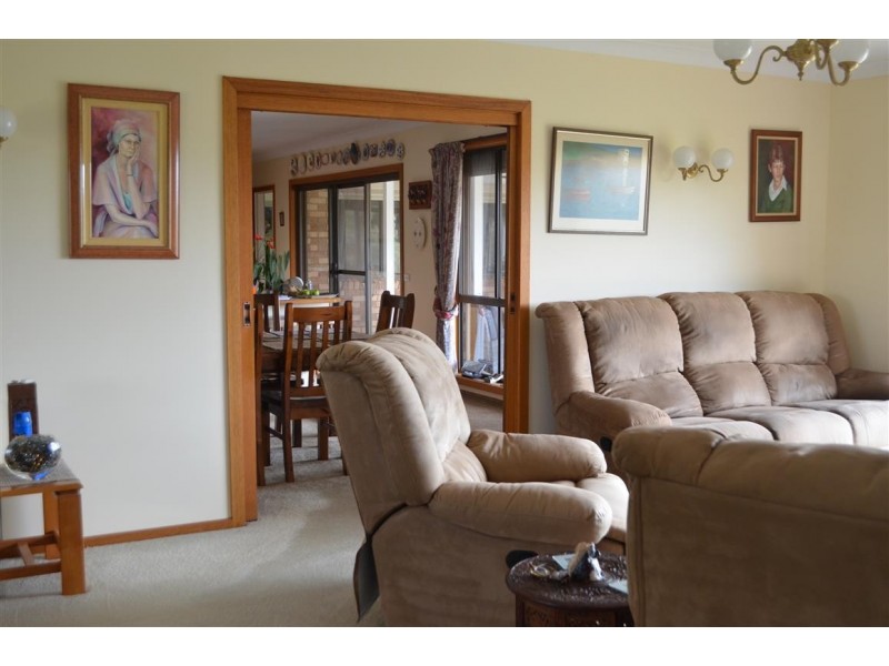 86 Cloverdale Road, Tumut NSW 2720