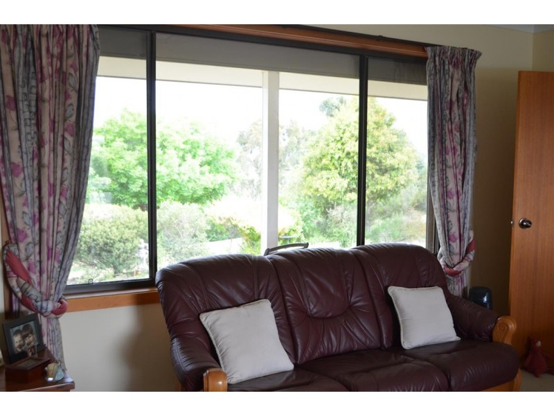 86 Cloverdale Road, Tumut NSW 2720