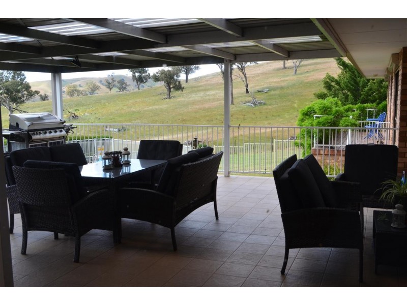 86 Cloverdale Road, Tumut NSW 2720