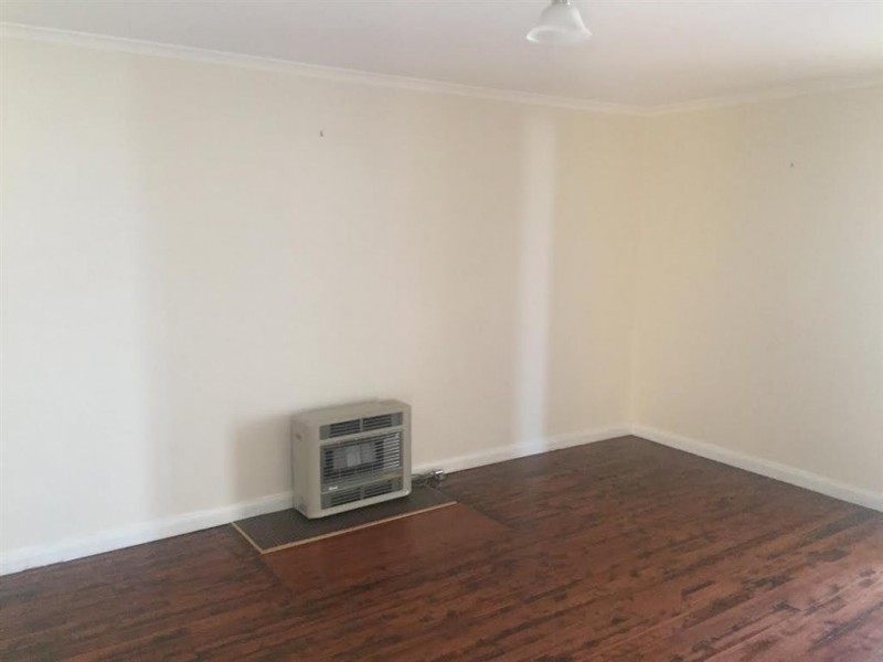 80 Broughton Street, Tumut NSW 2720