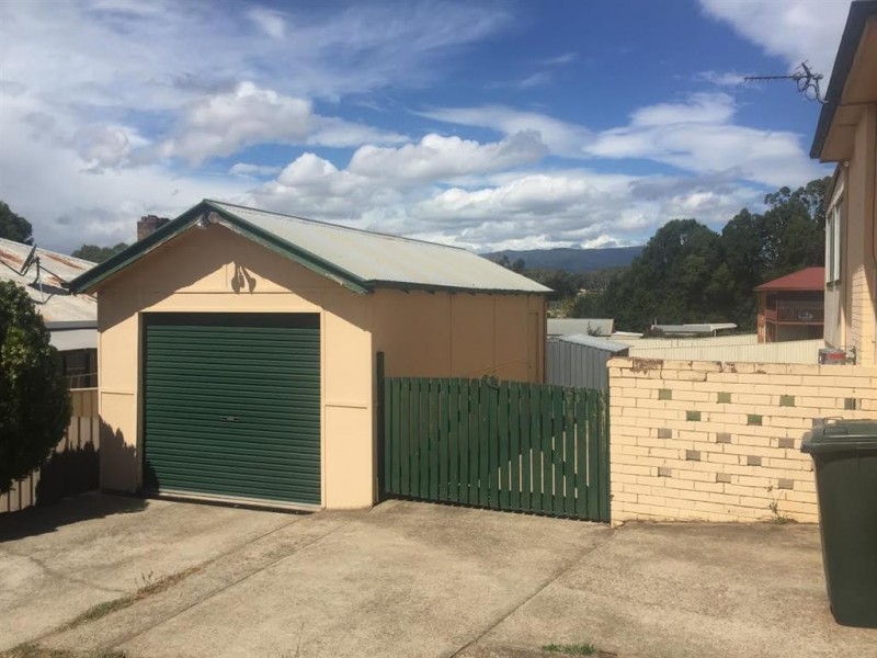80 Broughton Street, Tumut NSW 2720