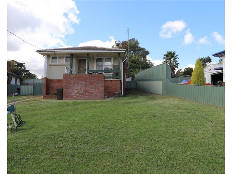 24 Dalhunty Street, Tumut NSW 2720