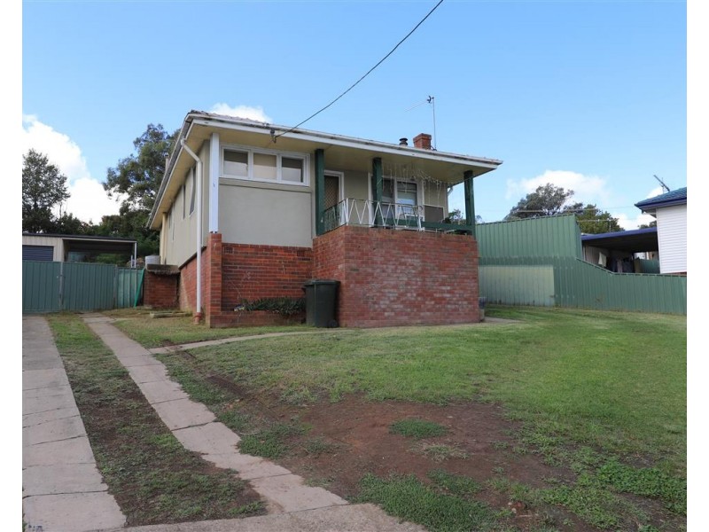 24 Dalhunty Street, Tumut NSW 2720