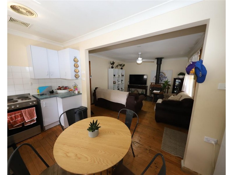 24 Dalhunty Street, Tumut NSW 2720