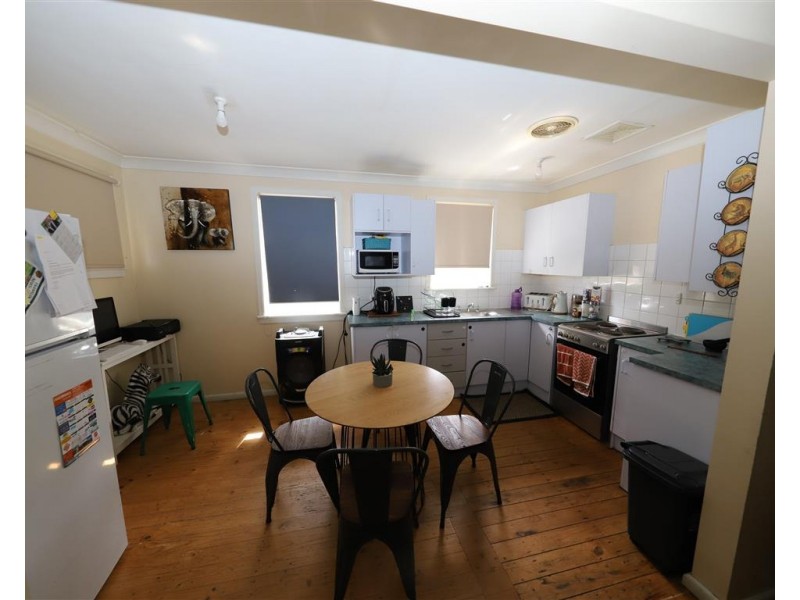24 Dalhunty Street, Tumut NSW 2720