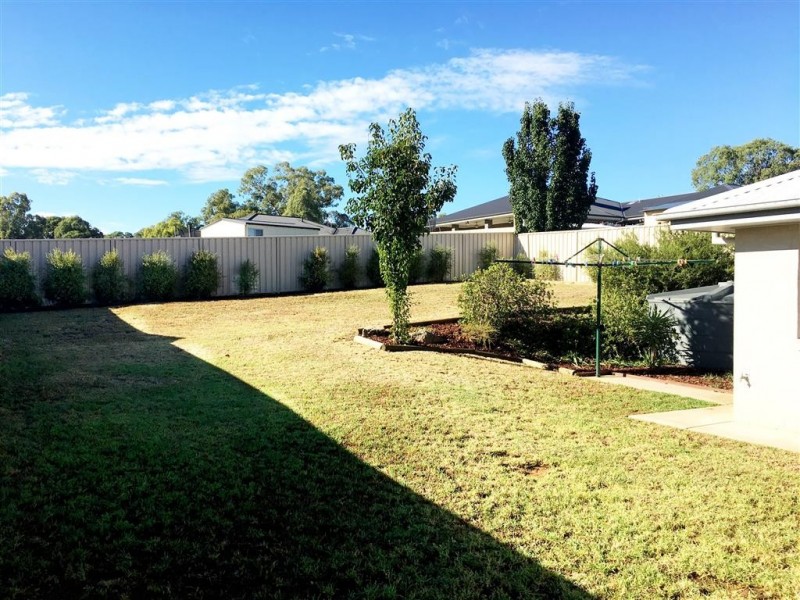 56 Quandong Avenue, Tumut NSW 2720