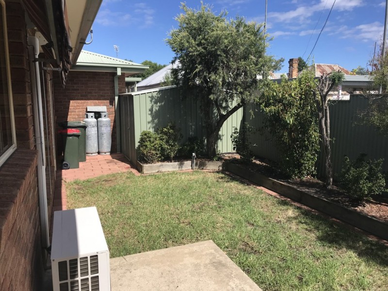 2/16 Russell Street, Tumut NSW 2720