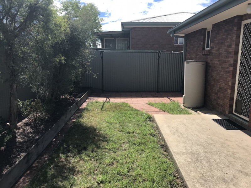 2/16 Russell Street, Tumut NSW 2720