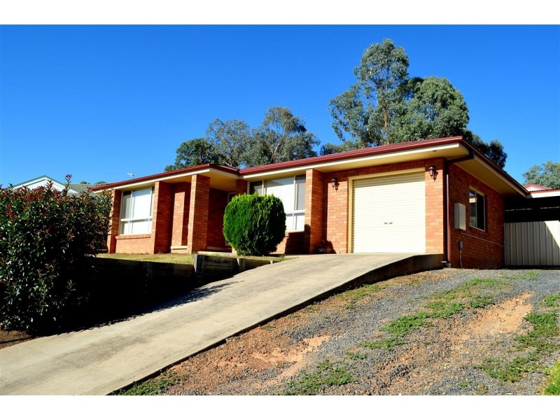 25 Harris Street, Tumut NSW 2720