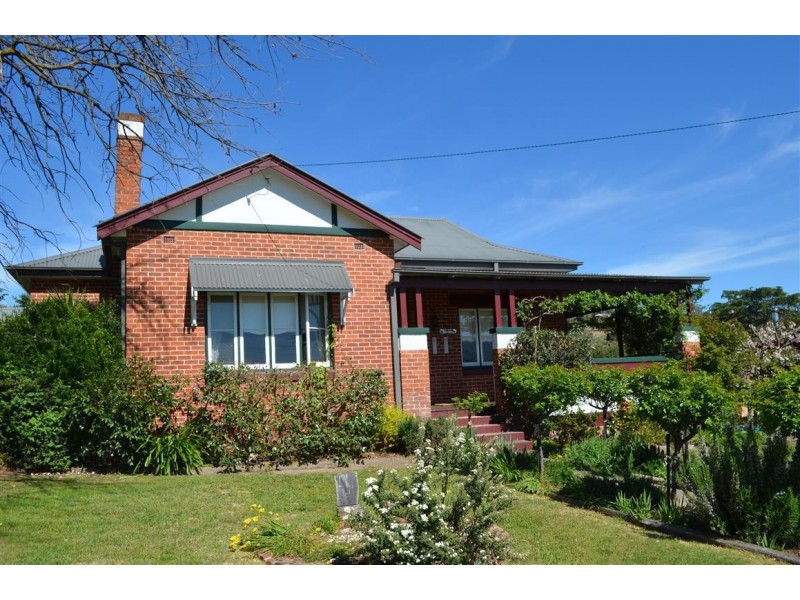 141 Simpson Street, Tumut NSW 2720