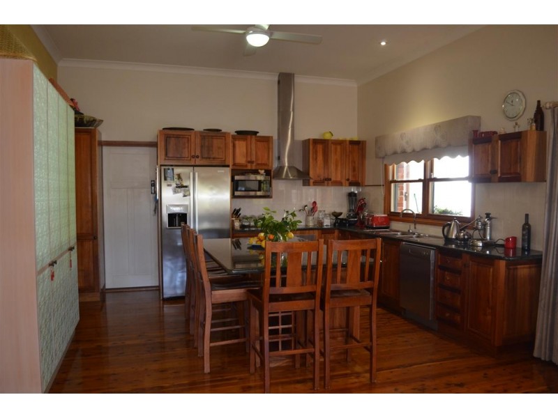 141 Simpson Street, Tumut NSW 2720