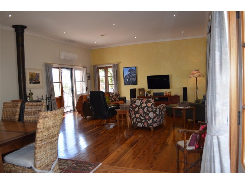 141 Simpson Street, Tumut NSW 2720