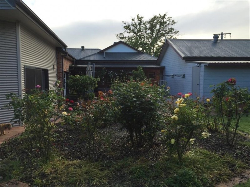 141 Simpson Street, Tumut NSW 2720