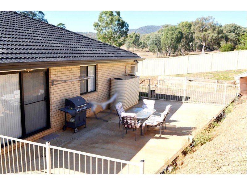 10 Green Street, Tumut NSW 2720