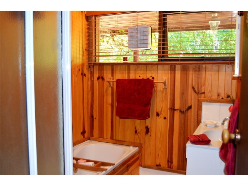 5 Lowthers Lane, Tumut NSW 2720