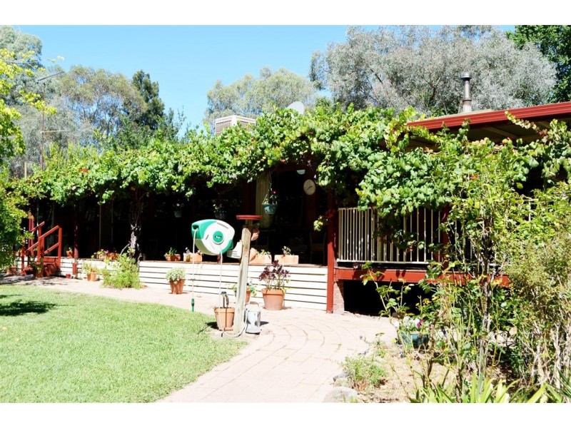 5 Lowthers Lane, Tumut NSW 2720