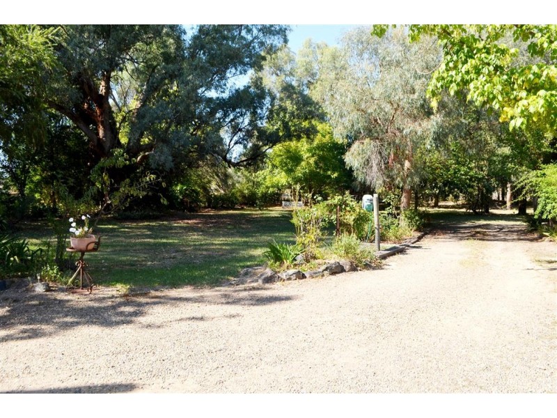 5 Lowthers Lane, Tumut NSW 2720