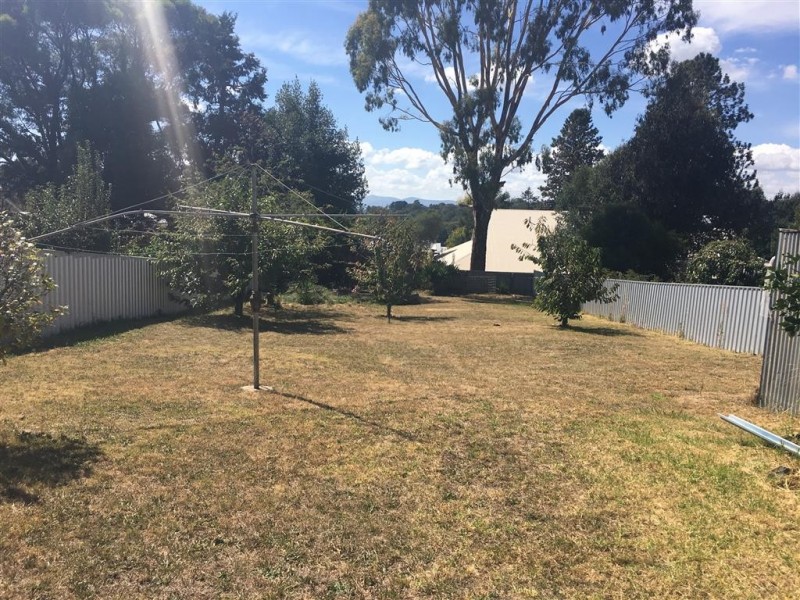 19 Nellis Street, Batlow NSW 2730