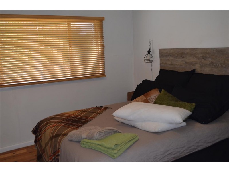 6 Snowy Mountains Highway, Adelong NSW 2729
