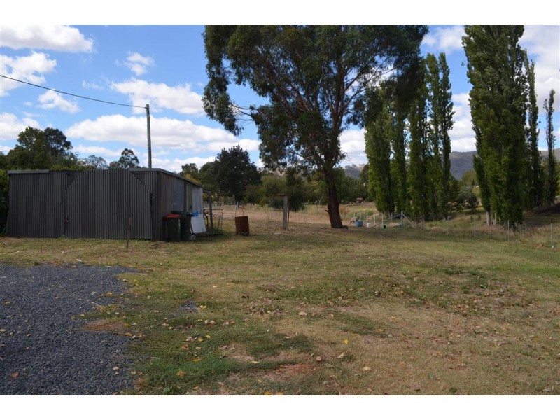 6 Snowy Mountains Highway, Adelong NSW 2729