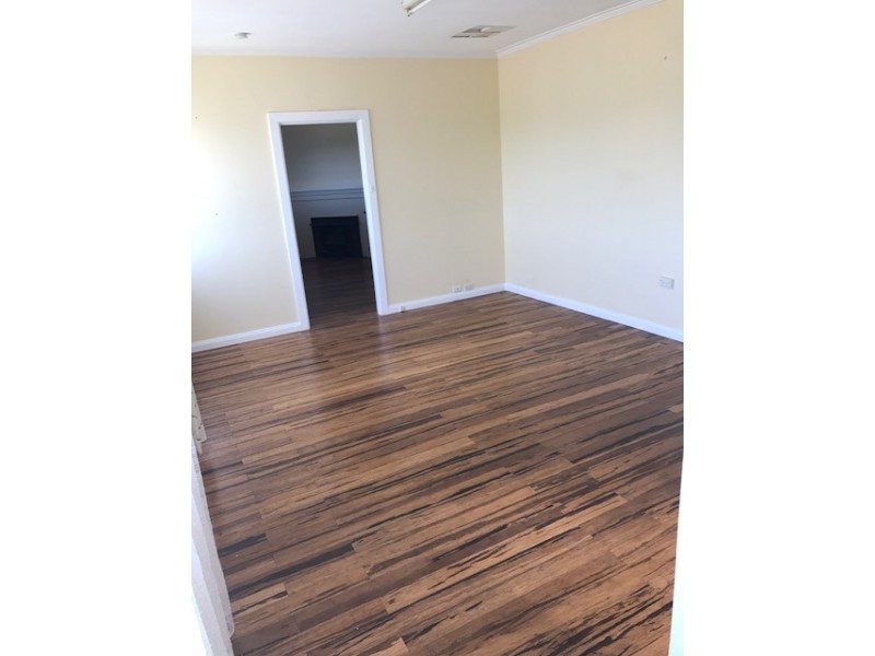 18 Simpson Street, Tumut NSW 2720