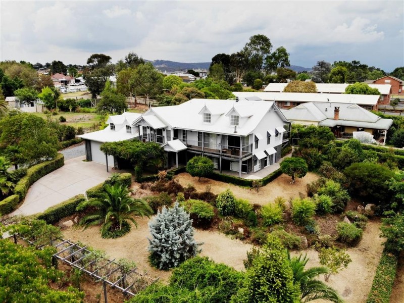 13 River Street, Tumut NSW 2720