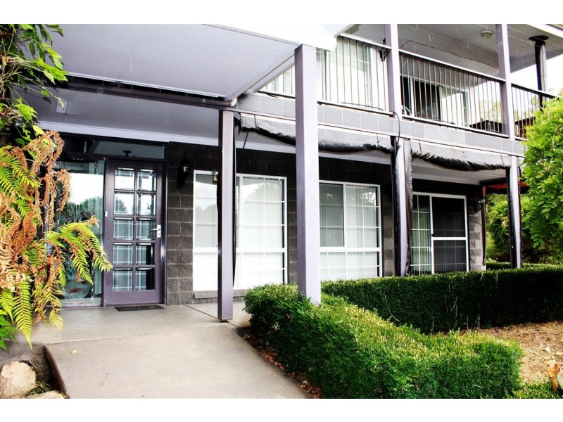 13 River Street, Tumut NSW 2720