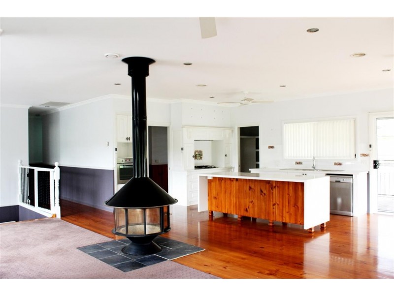 13 River Street, Tumut NSW 2720