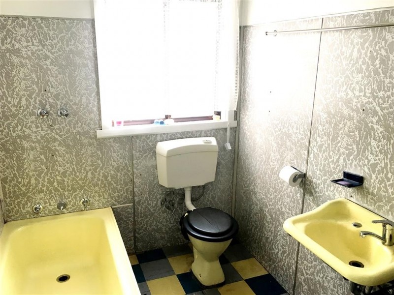 187 Capper Street, Tumut NSW 2720