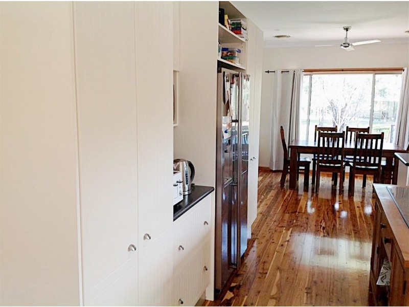 16 Bundara Crescent, Tumut NSW 2720