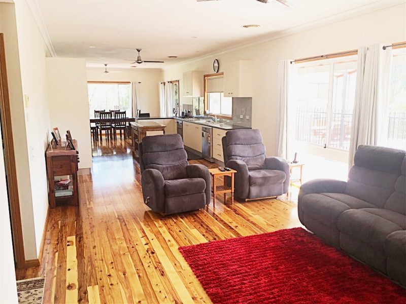 16 Bundara Crescent, Tumut NSW 2720